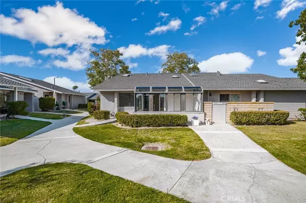 8566 Trinity Circle #820E, Huntington Beach, CA 92646