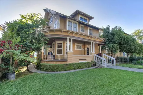 Santa Ana, CA 92701,212 S Orange Avenue