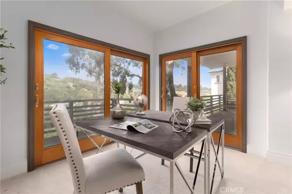 Rancho Palos Verdes, CA 90275,19 Martingale