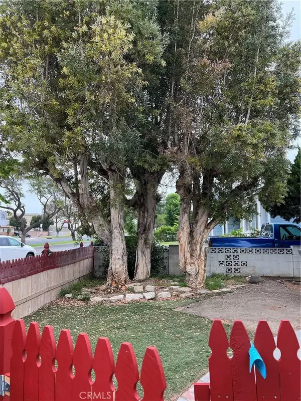 Lakewood, CA 90712,5612 Downey Avenue