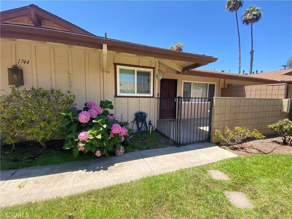 Fullerton, CA 92831,1744 E Commonwealth Avenue #102