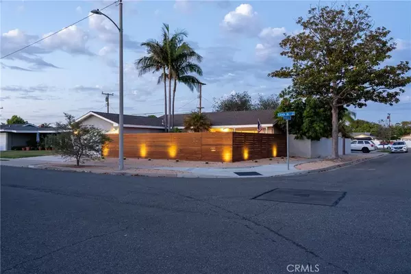 Costa Mesa, CA 92626,2758 Loreto Avenue