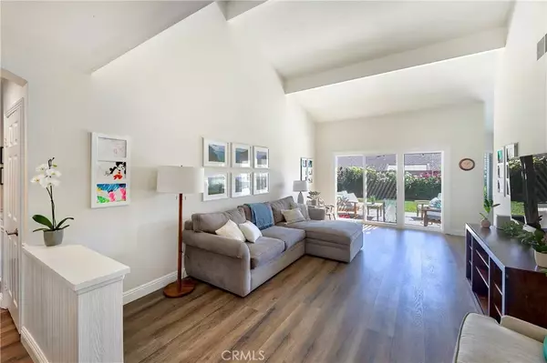 Valencia, CA 91355,25508 Via Impreso