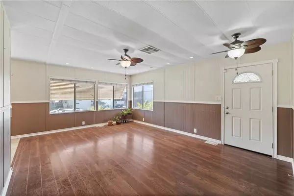 Montclair, CA 91763,11250 Ramona #706