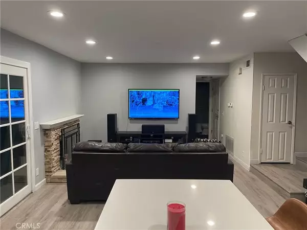 Saugus, CA 91350,21615 Nutmeg Lane