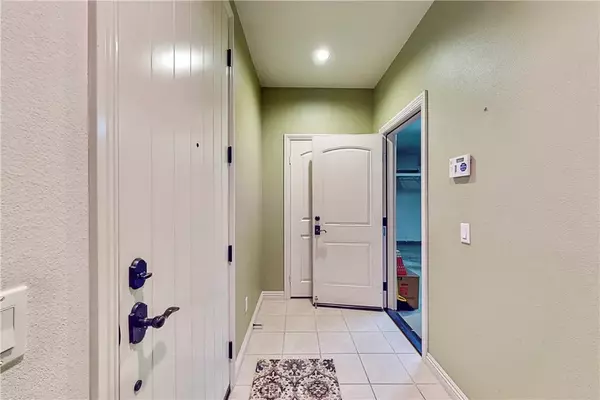 Anaheim, CA 92805,726 E Valencia Street