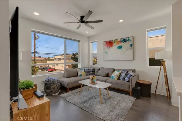 Montebello, CA 90640,1008 Roble Place
