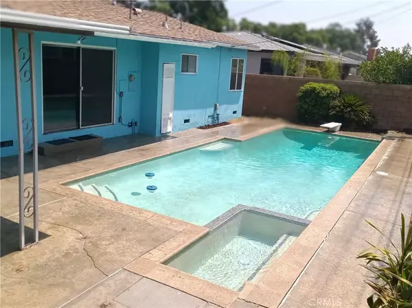 Fullerton, CA 92833,1518 west oak ave