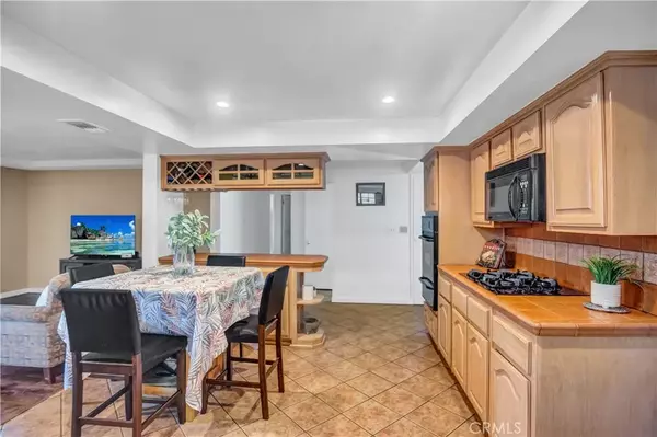 Lakewood, CA 90715,20219 Los Coyotes Boulevard