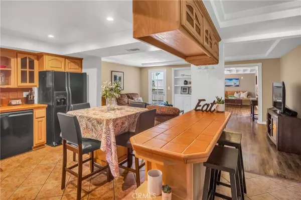 Lakewood, CA 90715,20219 Los Coyotes Boulevard