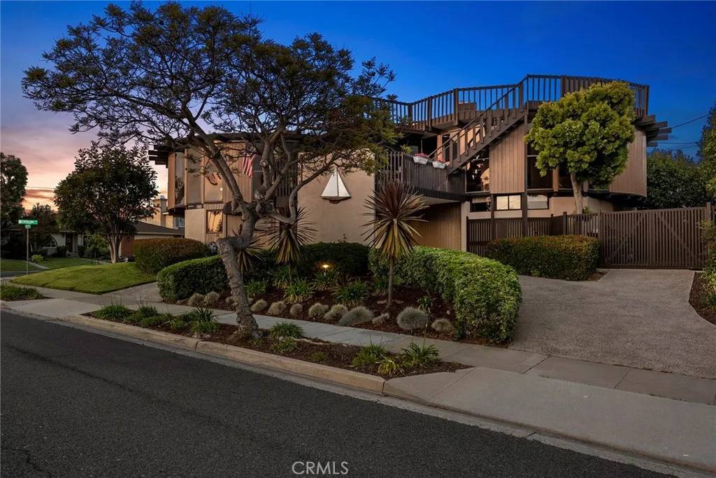 1600 Catalina Avenue, Seal Beach, CA 90740
