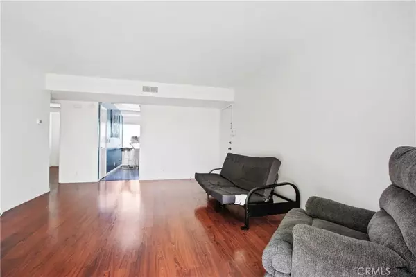 Cypress, CA 90630,8512 Belmont Street #30