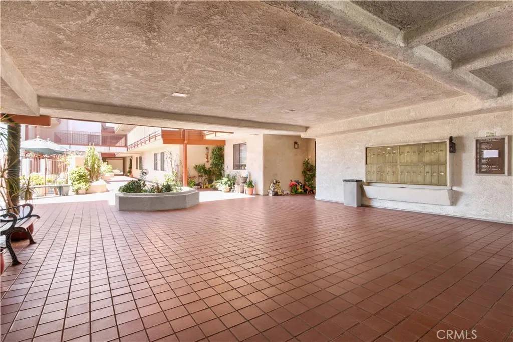 Reseda, CA 91335,7625 Reseda Boulevard #105