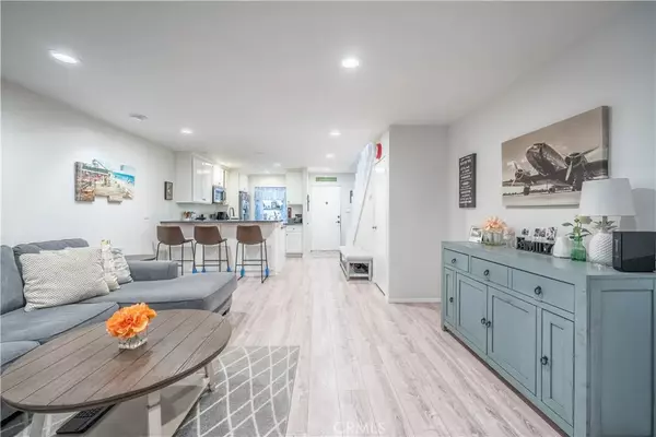 Lakewood, CA 90715,12750 Centralia Street #43