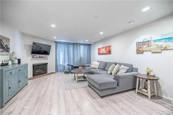 Lakewood, CA 90715,12750 Centralia Street #43