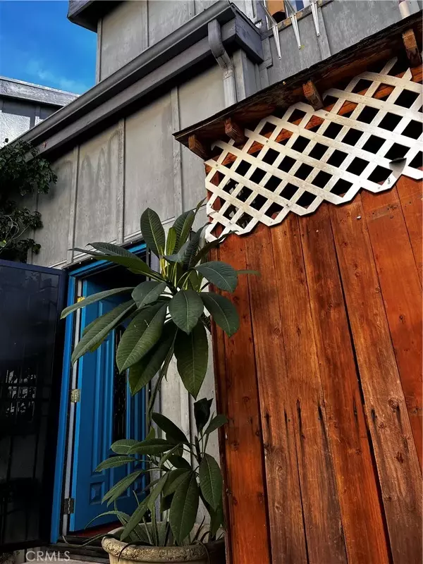 Panorama City, CA 91402,9346 Van Nuys Boulevard #9