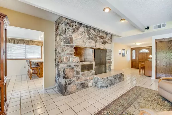 Lakewood, CA 90712,4045 Country Club Drive