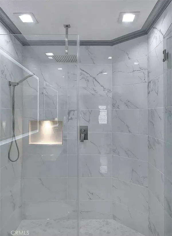 Signal Hill, CA 90755,1998 Crescent Drive