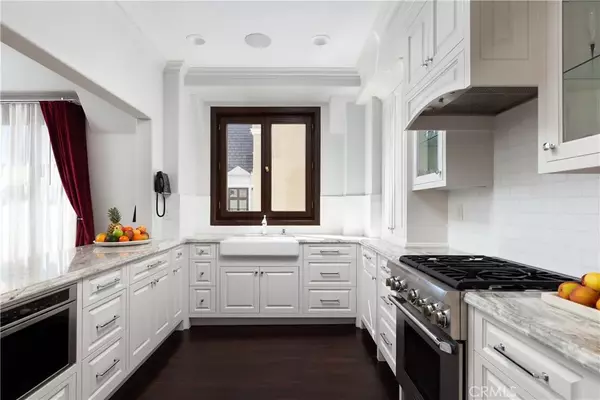 Hancock Park, CA 90004,316 N Rossmore Avenue #605