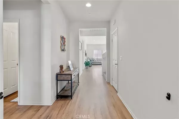 Ontario, CA 91761,2458 E Danbury Street