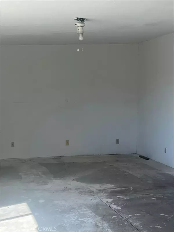 Needles, CA 92363,2037 Desoto Street