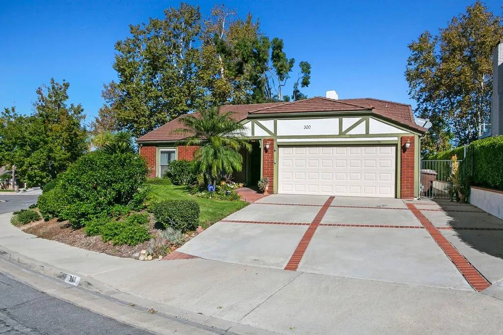 300 S Smokeridge, Anaheim Hills, CA 92807