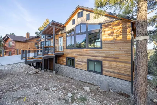 Big Bear Lake, CA 92315,370 Starlight Circle