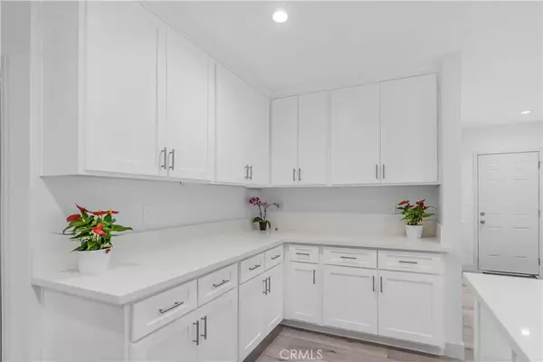 Reseda, CA 91335,6928 CREBS Avenue