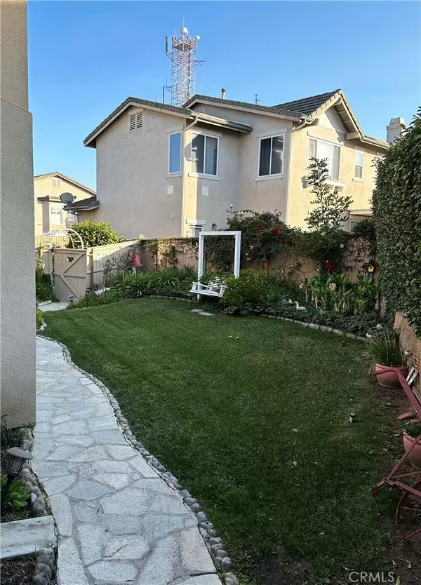 Signal Hill, CA 90755,2325 Promontory Drive