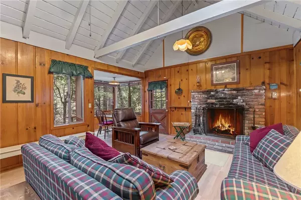 465 Blue Jay Canyon Road, Blue Jay, CA 92317