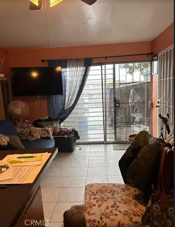 Santa Ana, CA 92701,1000 E Bishop Street #H2