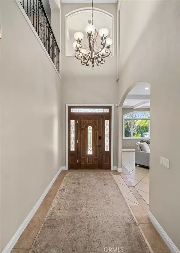 Newhall, CA 91321,24806 Carlos Place