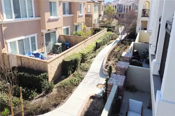 Valencia, CA 91354,23928 Calle Del Sol Drive