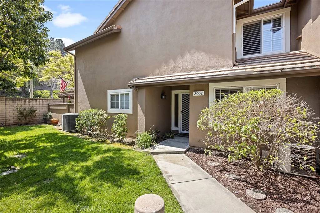 8002 E Snapdragon Lane, Anaheim Hills, CA 92808