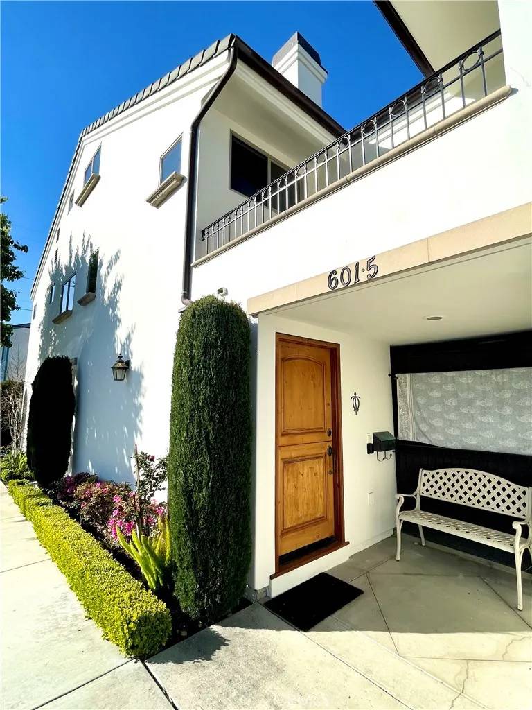 601 Poinsettia Avenue, Corona Del Mar, CA 92625
