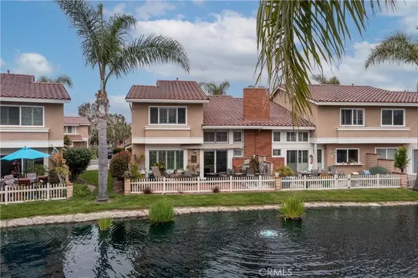 7942 Moonmist Circle #105, Huntington Beach, CA 92648