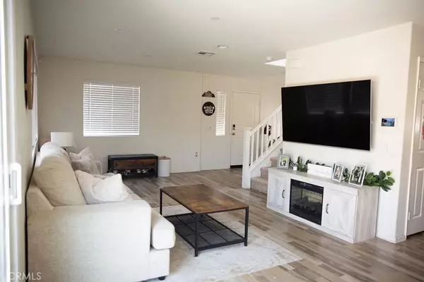 Ontario, CA 91761,3907 S Toronto Paseo