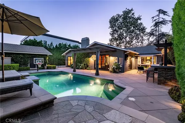 Rossmoor, CA 90720,2902 Walker Lee Drive