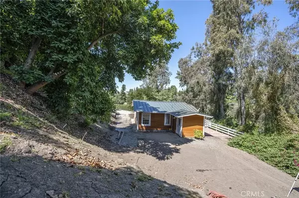 La Habra Heights, CA 90631,411 East Road