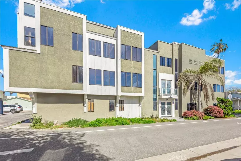 Sunset Beach, CA 90742,16995 8th Street