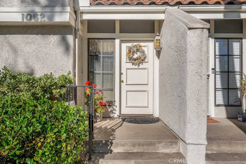 1062 Thistlegate Road,  Oak Park,  CA 91377