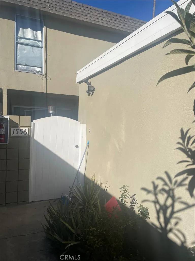 1556 Mitchell Avenue, Tustin, CA 92780