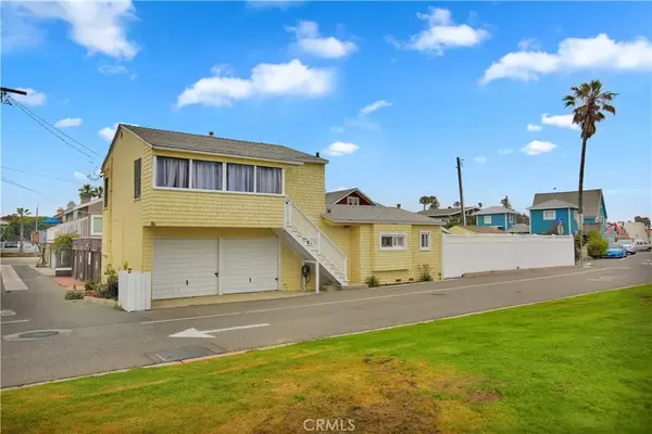 Sunset Beach, CA 90742,17125 4th Street