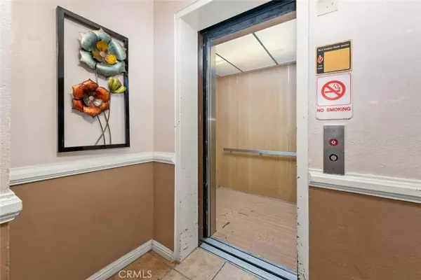 Long Beach, CA 90804,4701 E Anaheim Street #304