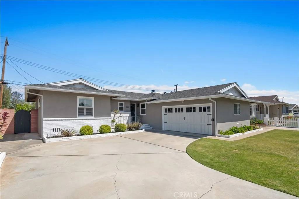 3084 Murray Lane, Costa Mesa, CA 92626