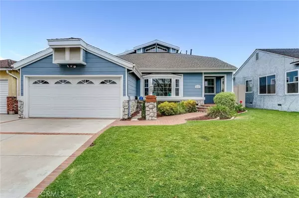 5127 Verdura Avenue, Lakewood, CA 90712