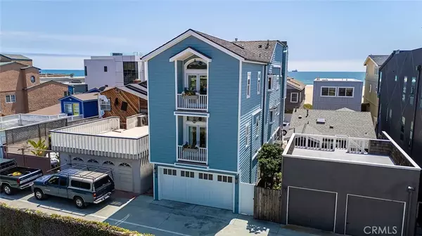 40 B Surfside Avenue, Surfside, CA 90743