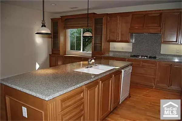 Irvine, CA 92602,16 Riveroaks