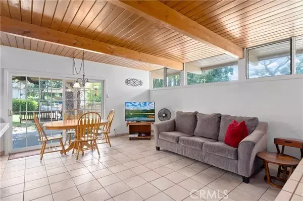 La Crescenta, CA 91214,5702 Freeman Avenue