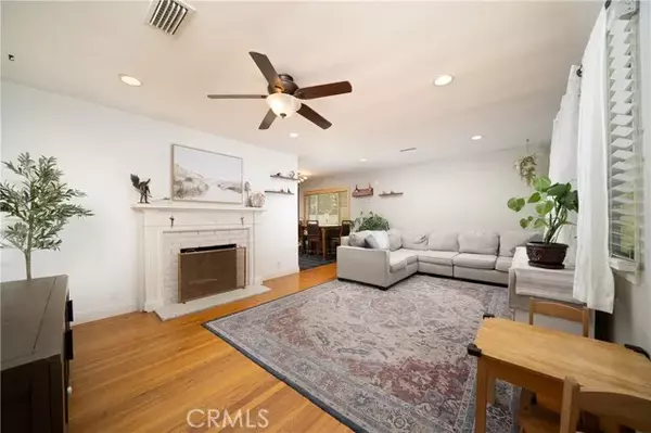 Lakewood, CA 90712,6051 Hayter Avenue